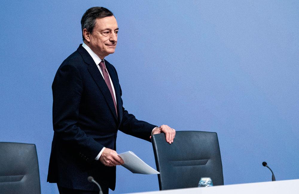 Mario Draghi, président de la BCE, présente ses résultats.