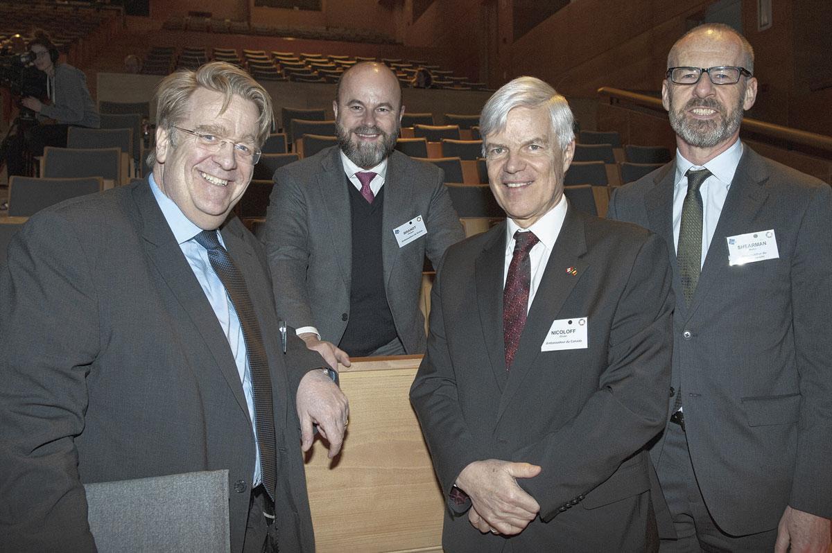 Un carré d'ambassadeurs : Martin Kotthaus (Allemagne), Philippe Brandt (Suisse), Olivier Nicoloff (Canada), et Martin Shearman (Royaume-Uni).