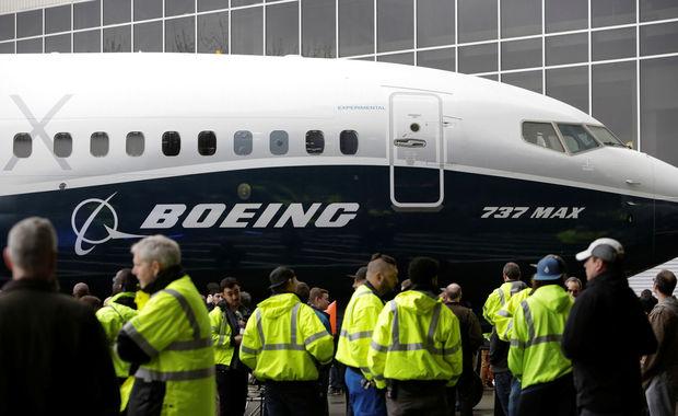  Boeing 737 MAX 7 