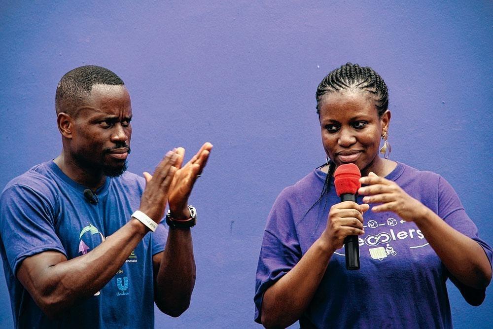 Olawale et Bilikiss Adebiyi Le frère et la soeur sont revenus des Etats-Unis pour créer la start-up Wecyclers à Lagos.