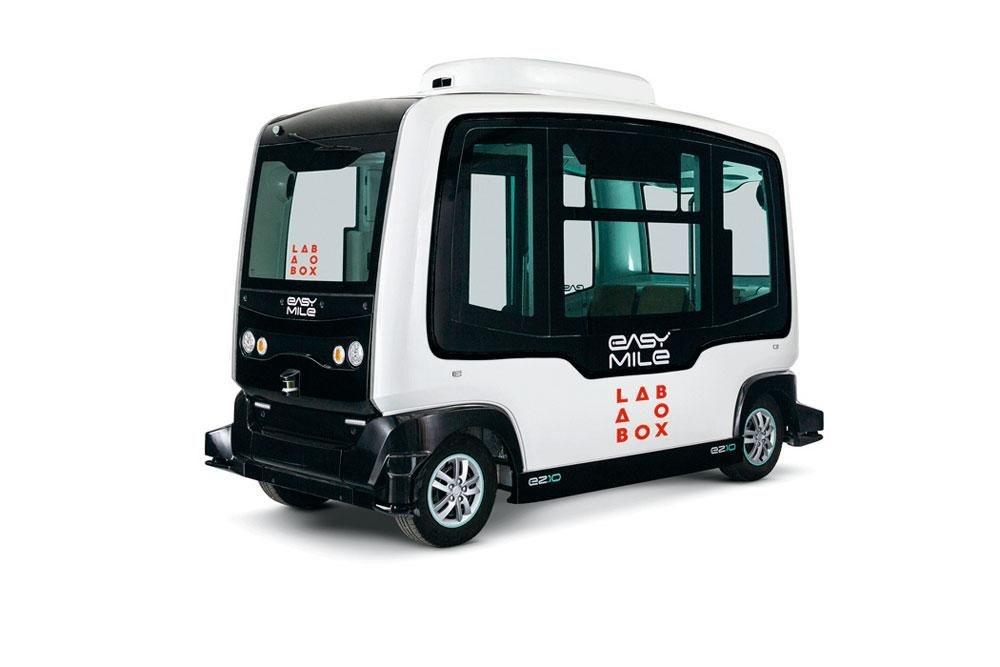 Trois de ces minibus autonomes EasyMile devraient bientôt être en circulation à Bruxelles.