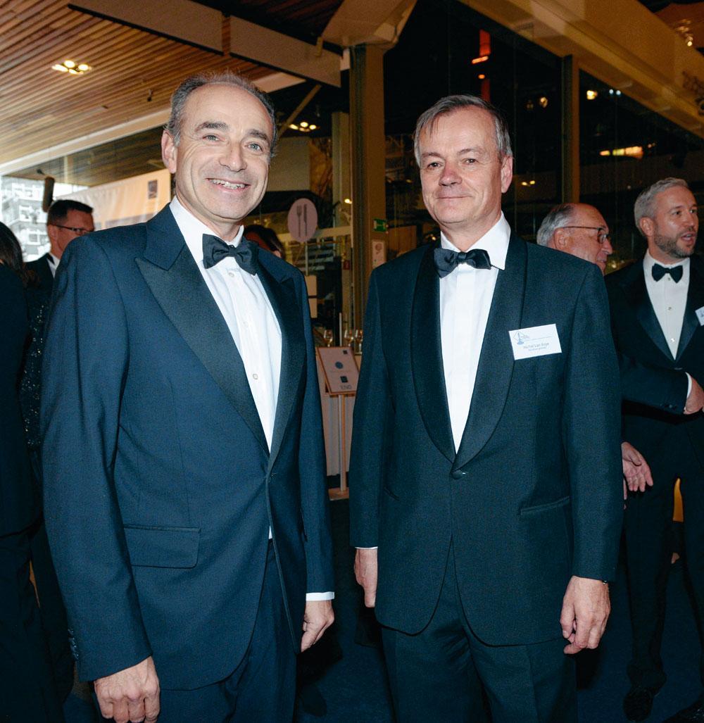L'ancien ministre français et maire de Meaux, Jean-François Copé, en compagnie de Michel Van Roye, secrétaire général du Quartier des Arts.