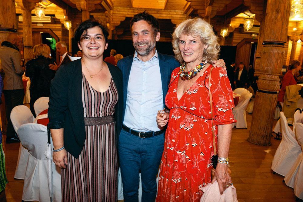 Aleksandra Vidanovski, directrice adjointe de la communication de Pairi Daiza, Antoine Lebrun et Roseline Beudels-Jamar, respectivement directeur général et présidente du WWF-Belgique.