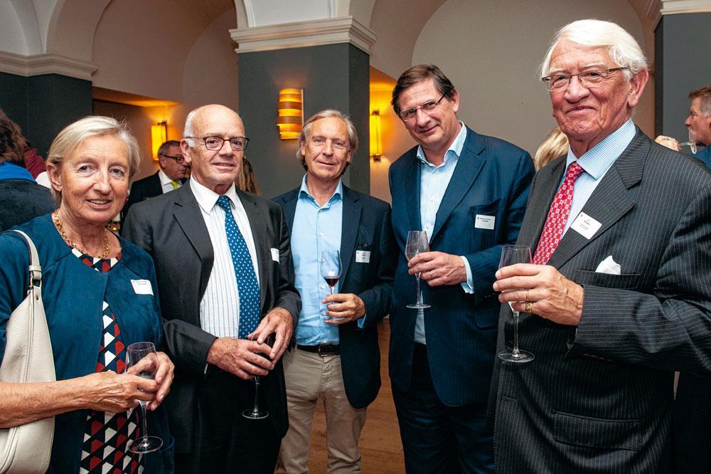 Alfred Bouckaert, ancien président de Belfius, et son épouse, Marc Vrijman, président d'Afer Europe, François le Hodey, CEO d'IPM Group, et Luc Willame, ancien président de Glaverbel et vice-président d'Asahi Glass Group.