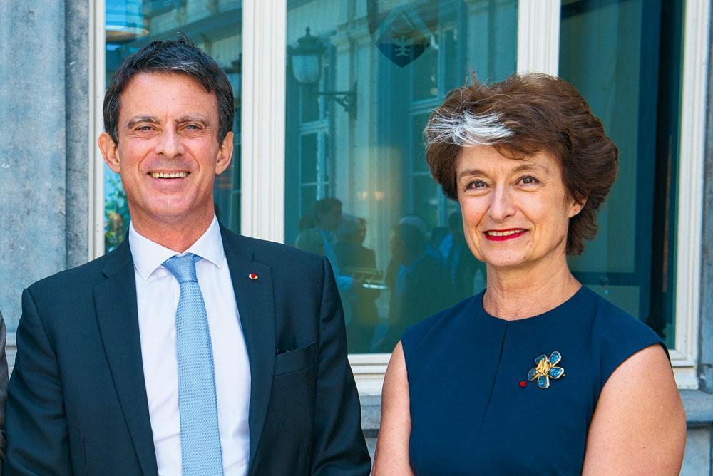 Manuel Valls et Claude-France Arnould, ambassadeur de France.