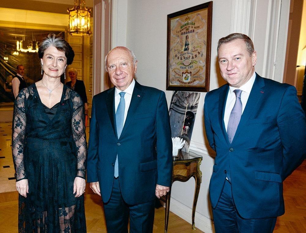 Claude-France Arnould, aux côtés du président du Sénat Jacques Brotchi et du gouverneur de la province de Namur Denis Mathen.