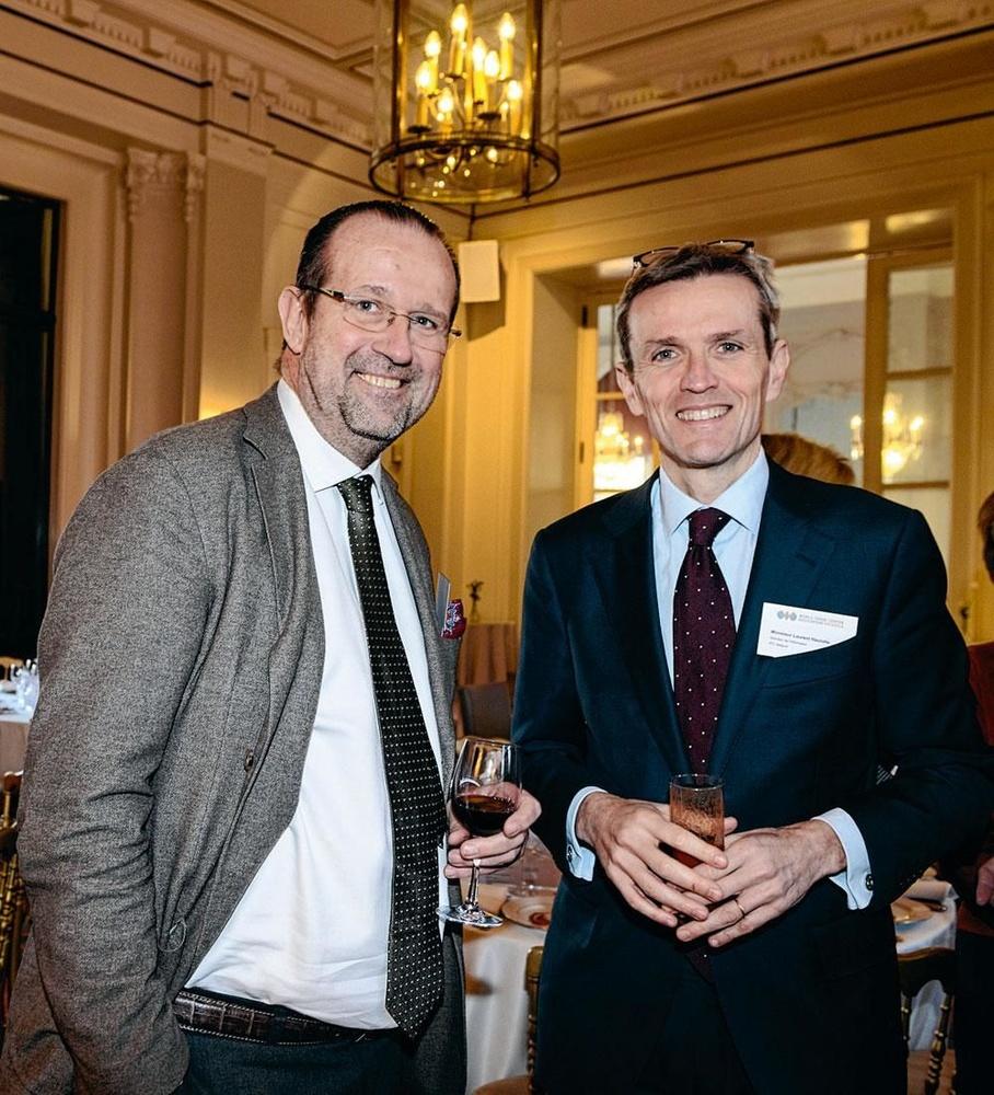 Jean Corman, administrateur délégué de Victoire Properties, et Laurent Haulotte, directeur de l'information et des sports de RTL Belgique.