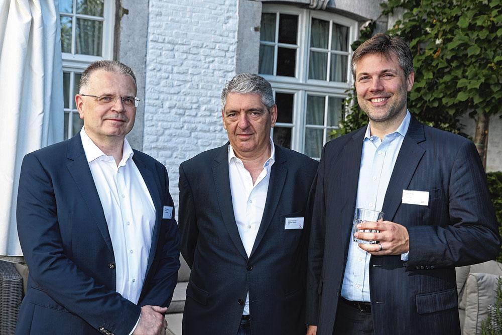 Philippe Dambly, product & innovation manager chez LAR, Daniel Weissmann, directeur général de l'Orchestre philharmonique royal de Liège, et Yves Melin, partner chez Steptoe.