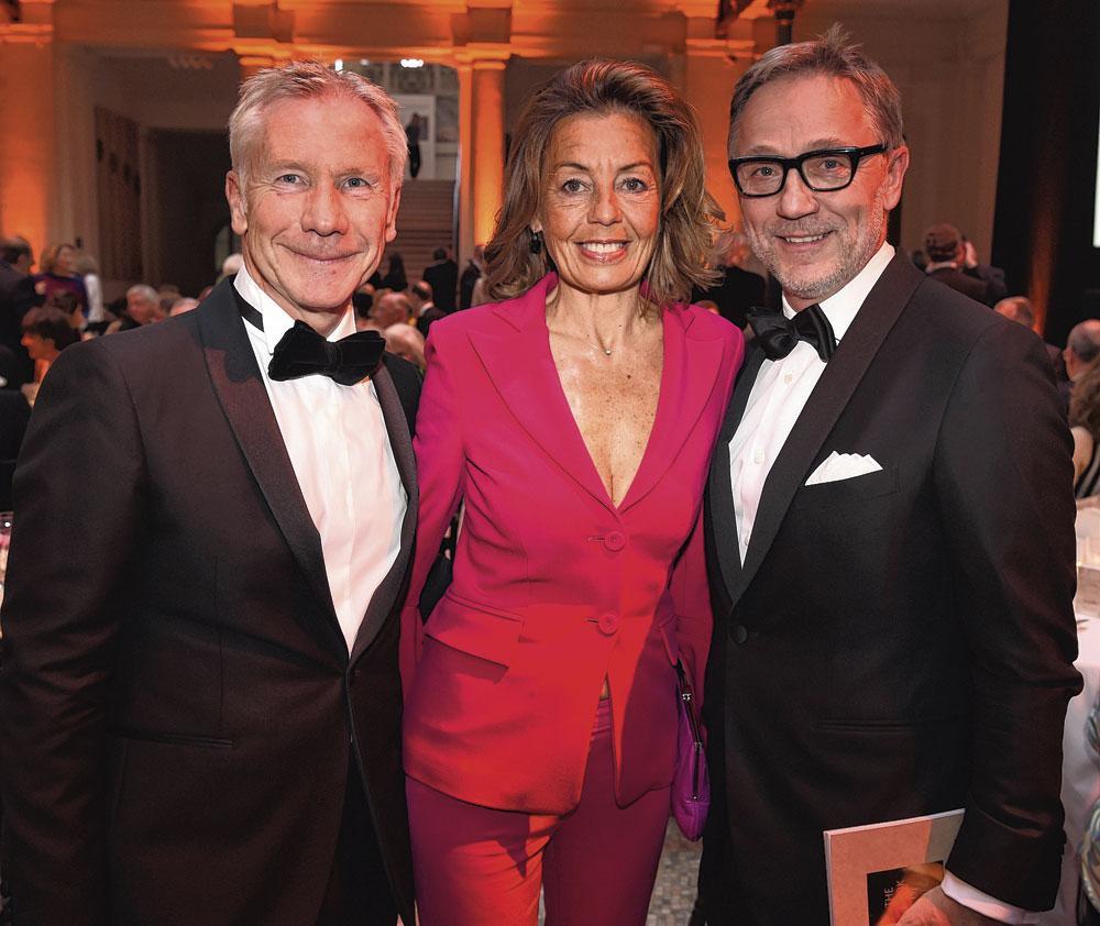Marc Raisière, CEO de Belfius, et son épouse, aux côtés du CEO d'Easyfairs, Eric Everard.