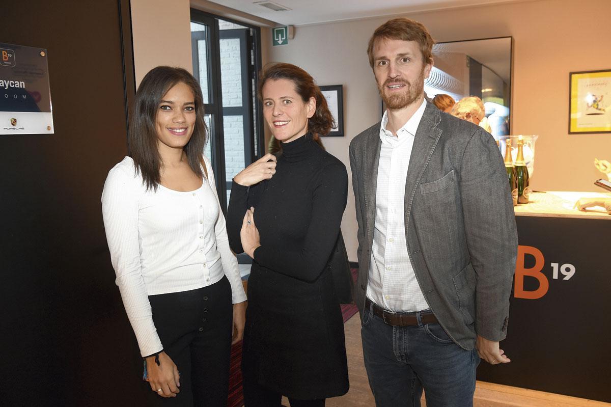 Astrid Beaudouin, gérante de 10 Fingers Media, entourée de Magaly Bonsen et Louis-Dorsan van Caloen, respectivement office director et managing director de l'Hôtel de Merode.