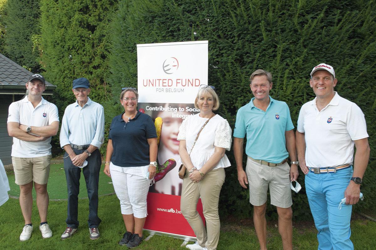 Yves Dumon, managing director de Lombard-Odier Belgique, Erlend Witteveen, retraité, Yolande Elsen et Martine Prim, respectivement office manager et event manager de United Fund for Belgium, Gert Triest, managing director d'AOG, et Patrick Dequae, partner chez Lombard-Odier Belgique.