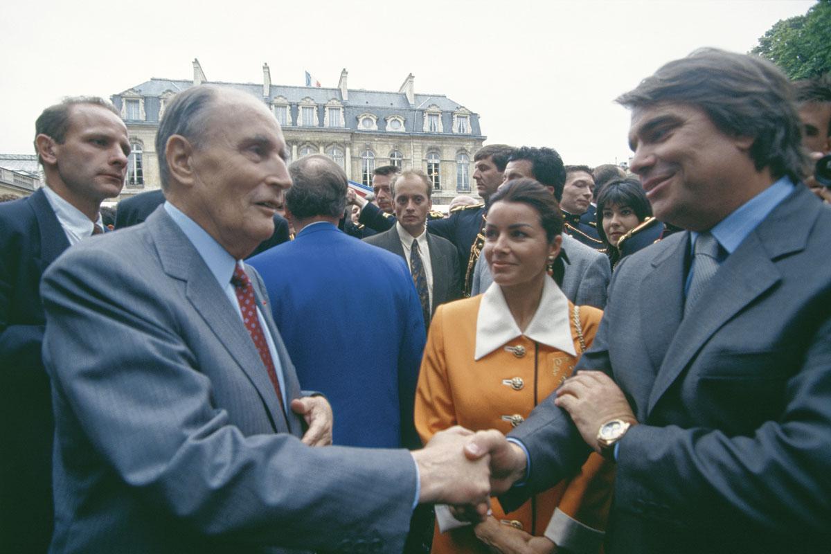 PolitiqueSoutenu par le président François Mitterrand, il devient ministre de la Ville en 1992.