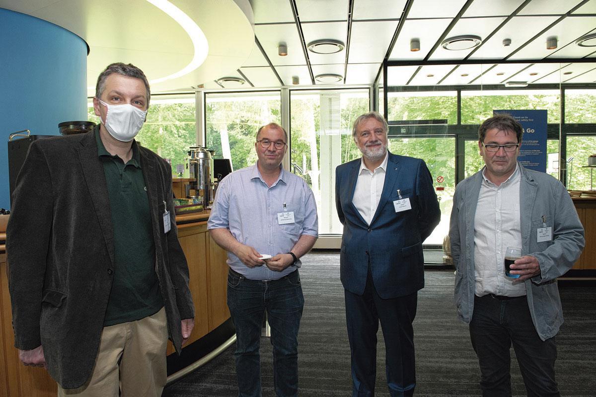 Stéphane Gualandris et Anthony Bievelez, project managers chez Skywin, Fabio Mauro, directeur de la cellule agroalimentaire à l'Awex, et Pierre-Jean Fondu, deputy director projects & training chez Skywin.