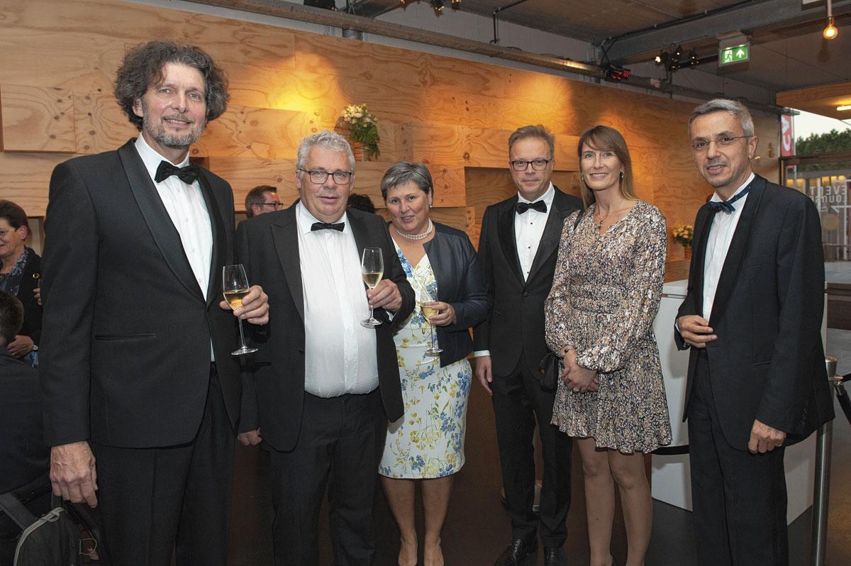 Renaud Tockert, administrateur délégué de Cap 48, Olivier Morel, directeur général de CBC, Véronique Vierset et Jean-Philippe Rousseau, respectivement administratrice et président de Cap 48, Alexandra Kozyreff, ophtalmologue aux Cliniques universitaires Saint-Luc, et Jean-Marc Ponteville, press & public relations chez D'Ieteren.