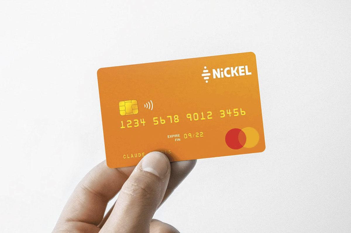 Pour 20 euros par an, NiCKEL fournit, outre un numéro IBAN, une Mastercard et des outils pour suivre ses opérations en temps réel (Web, mobile, SMS).