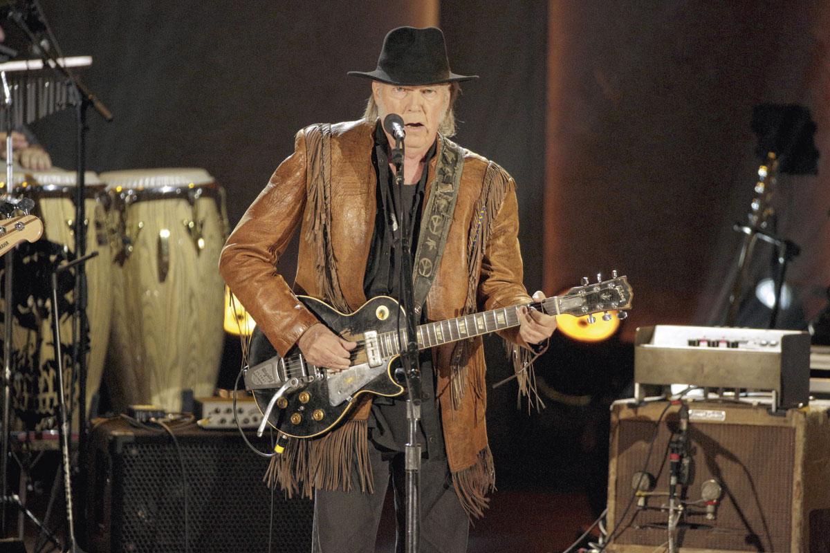 Neil Young          a annoncé avoir cédé pour un joli chèque de 150 millions de dollars la moitié de son abondant catalogue à Hipgnosis Songs Fund.