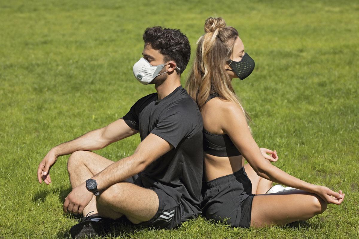 Airpop                Ce masque intelligent surveille la qualité de l'air que vous respirez, indique les polluants qu'il a filtrés et le moment où il faut changer le filtre.