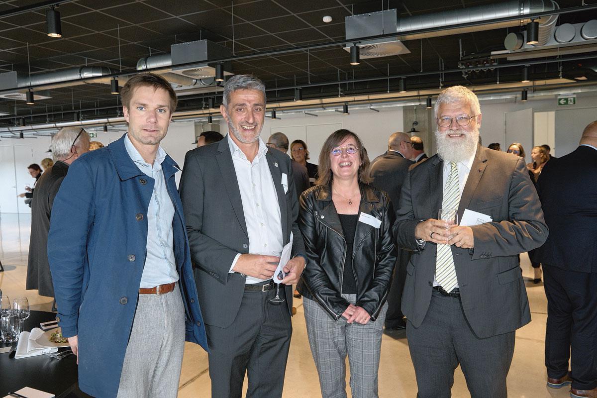 Loïc Helleputte, directeur du site Car Avenue Namur, Naji Habra, recteur honoraire de l'UNamur, Annick Castiaux, et Renaud Degueldre, directeur général du BEP.