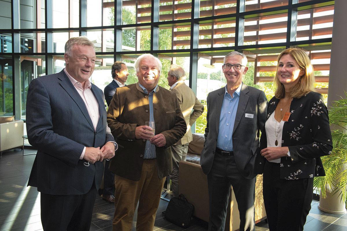 Jean Marbehant, vice president public affairs chez Lhoist, Didier Woitrin, CEO de Neos Interim Management, Bernard Coulie et Sylvie Wodon, respectivement coprésident et directrice générale du Cercle du Lac.