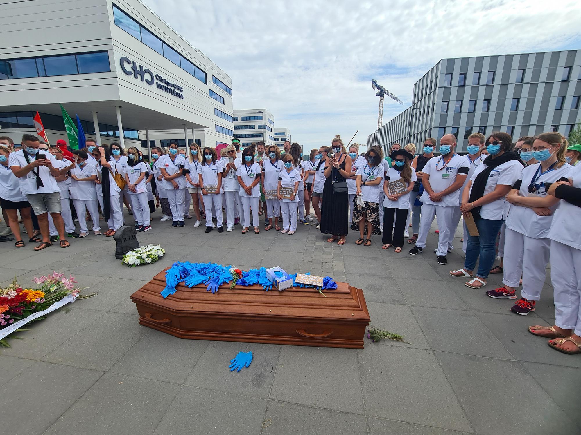 Manifestation du personnel soignant au CHC Montlegia de Liège le 17 juin 2021.