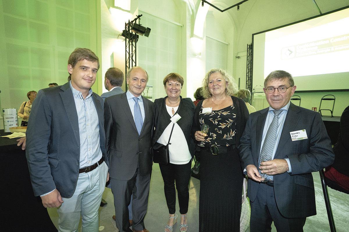 4. Clément Deveugle, administrateur délégué de De Graeve, Francis Carnoy, Sylvie Marique, secrétaire générale du SPW et commissaire spéciale à la reconstruction du gouvernement wallon, Raymonde Yerna et Bernard Piron.