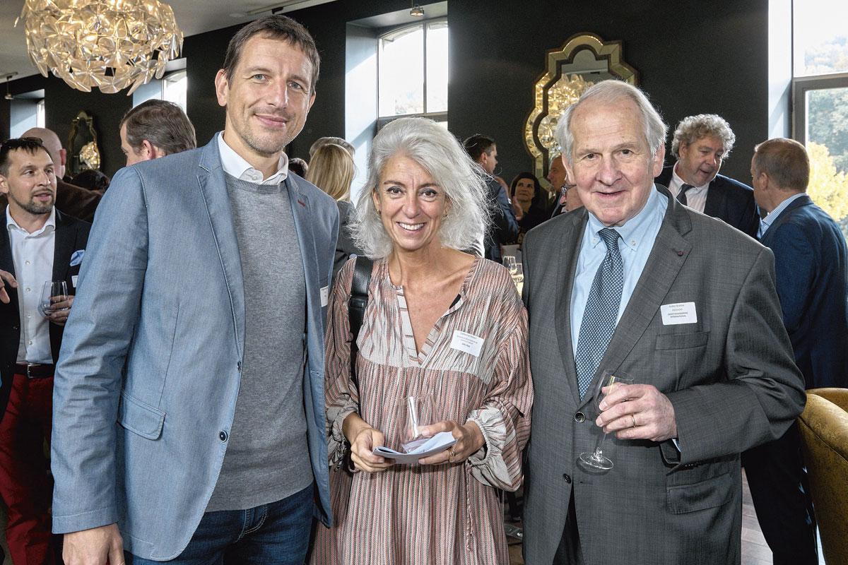 Catherine Robert, directrice de projets et de la communication au GRE-Liège, entourée de Grégory Reichling, CEO du groupe Cilyx, et Didier Bronne, président de Craft Engineering International.