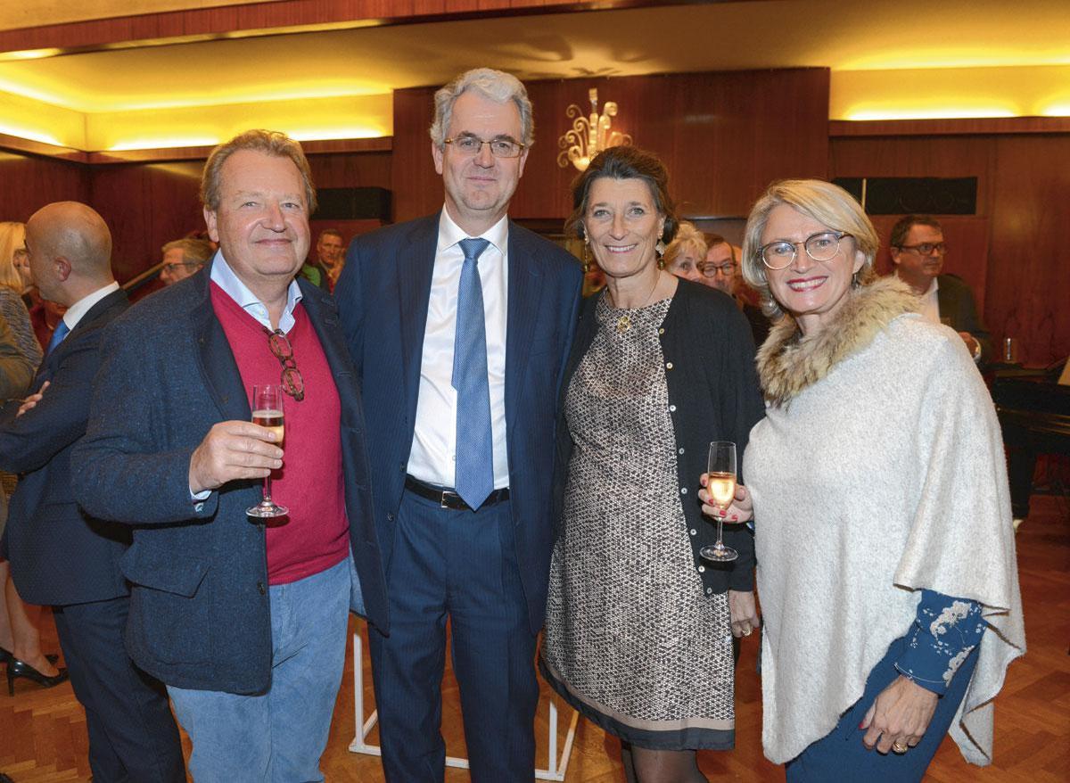 Baudouin de Marnix et son épouse, entourés d'Arnaud de Pommery, partner et CFO d'Astanor Ventures, et son épouse.