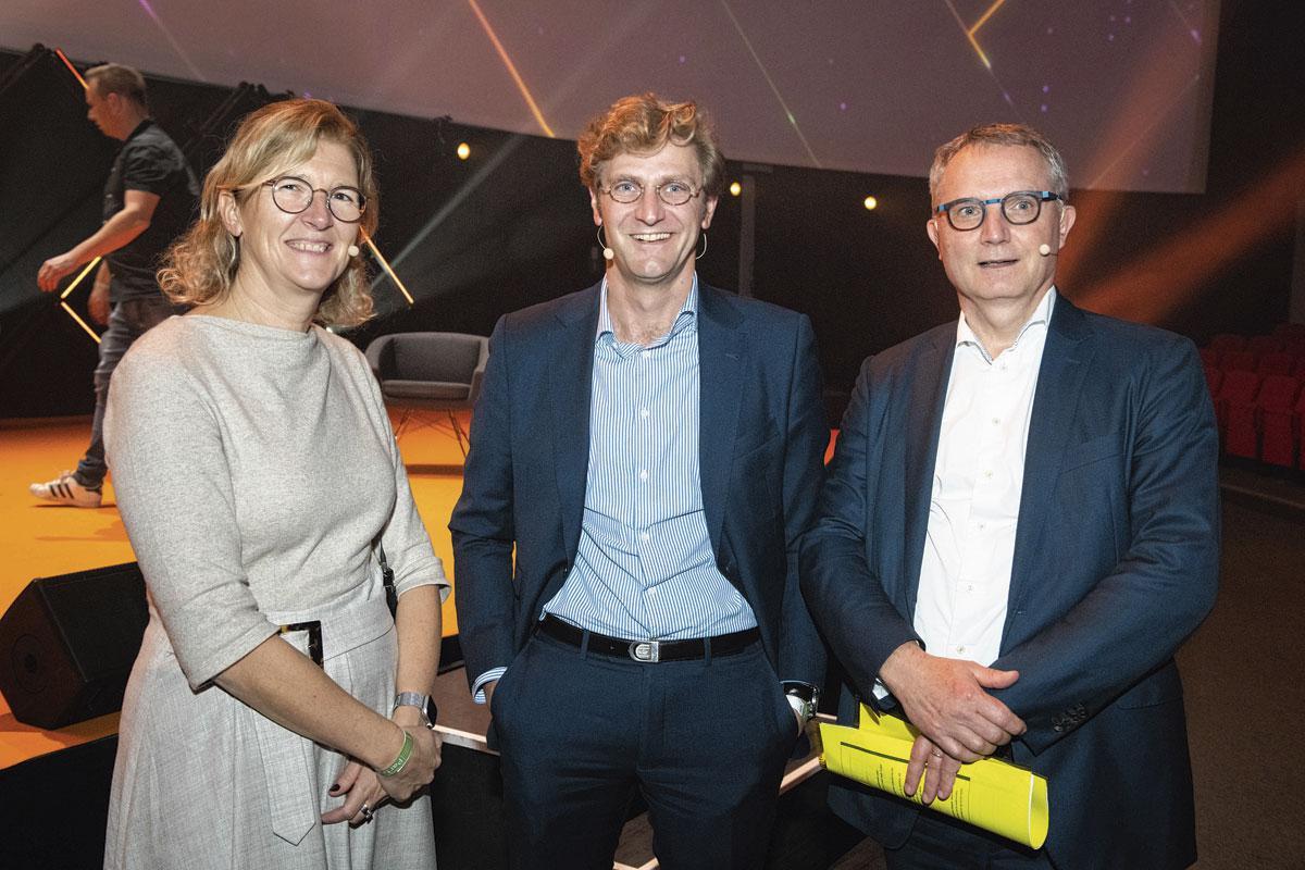 Heidi Delobelle, CEO d'AG Insurance, Dorsan Van Hecke, CEO d'Athora  Belgium, et Hein Lannoy, CEO d'Assuralia.