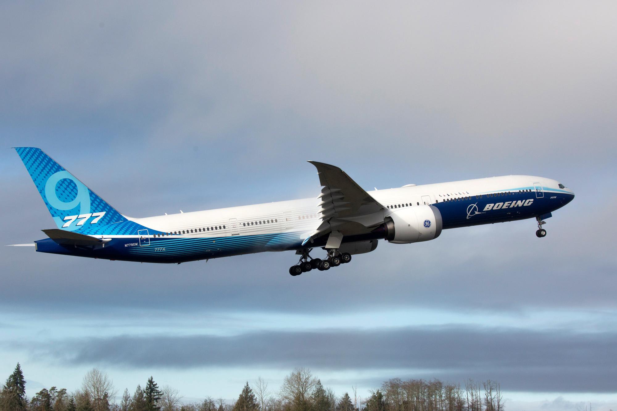 Qatar Airways passe à Boeing une méga-commande d'avions-cargo 777X