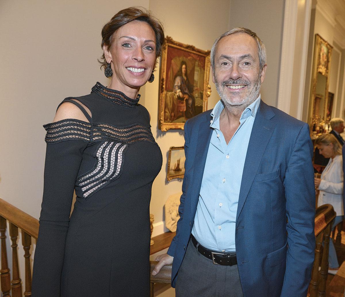 L'artiste Kathleen Narinx et Jean-Philippe Altenloh, vice-président du Cercle Gaulois.