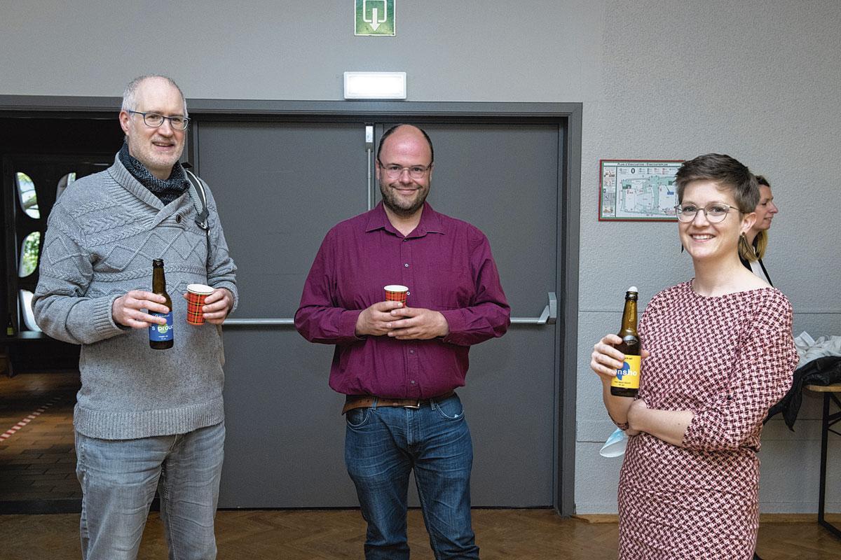 Laurent Staner, formateur chez Groupe One, en compagnie de Frédéric Mesmaeker et Marie Van Den Bril, coordinateurs Mini-Entreprises chez LJE.