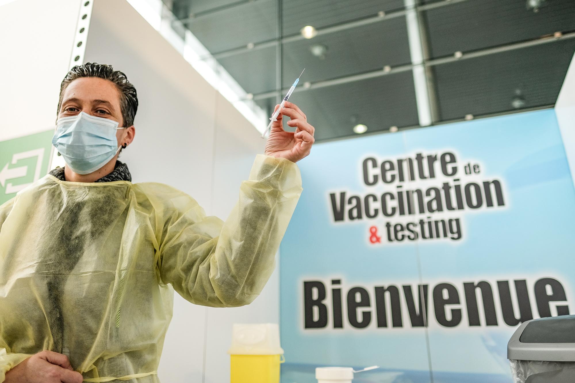 Covid: un travailleur qui refuse de se faire vacciner peut-il être licencié en Belgique ?