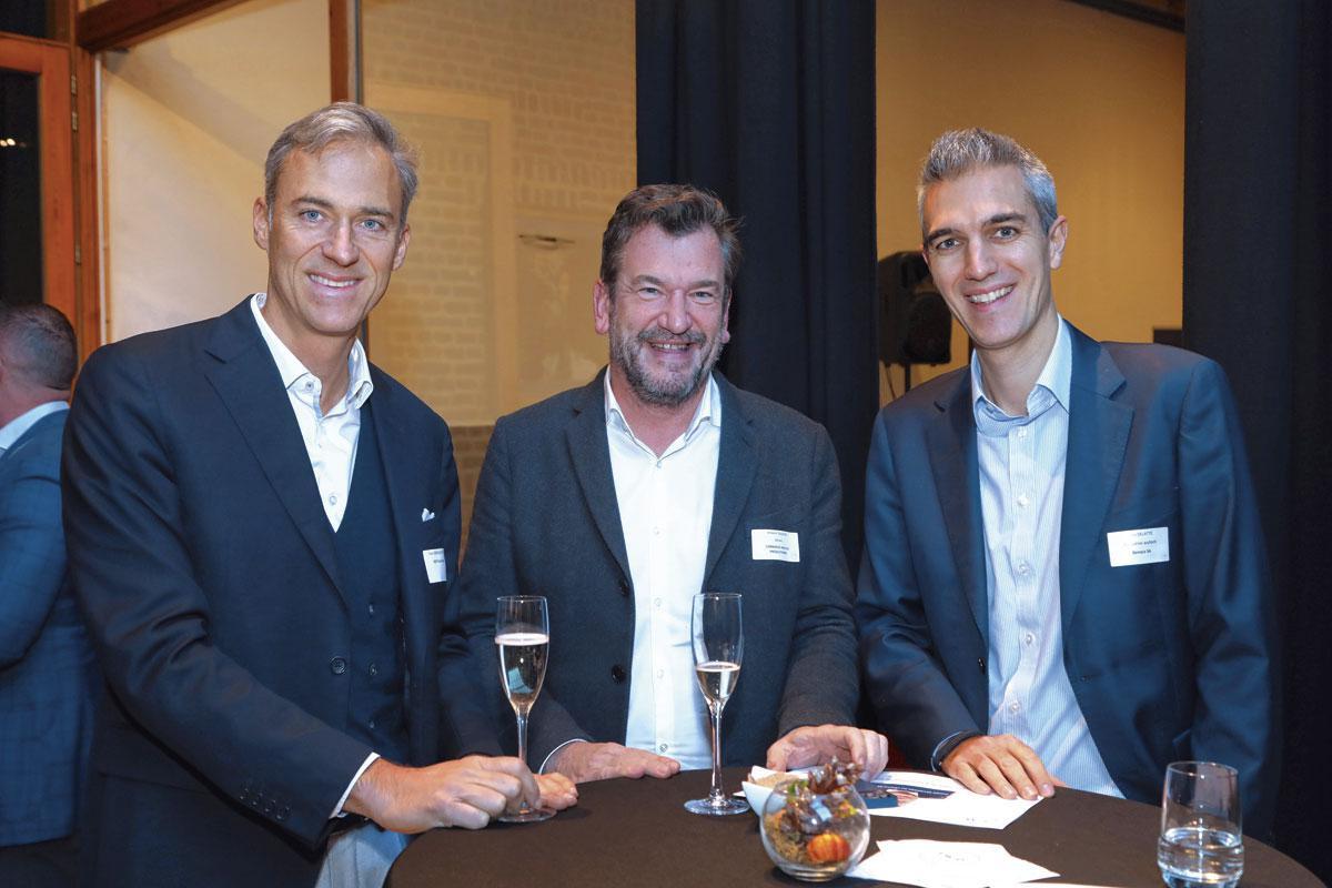 Yvan Verougstraete, vice-président des Engagés, l'humoriste Bruno Taloche et Yves Delatte, CEO de la Sonaca.