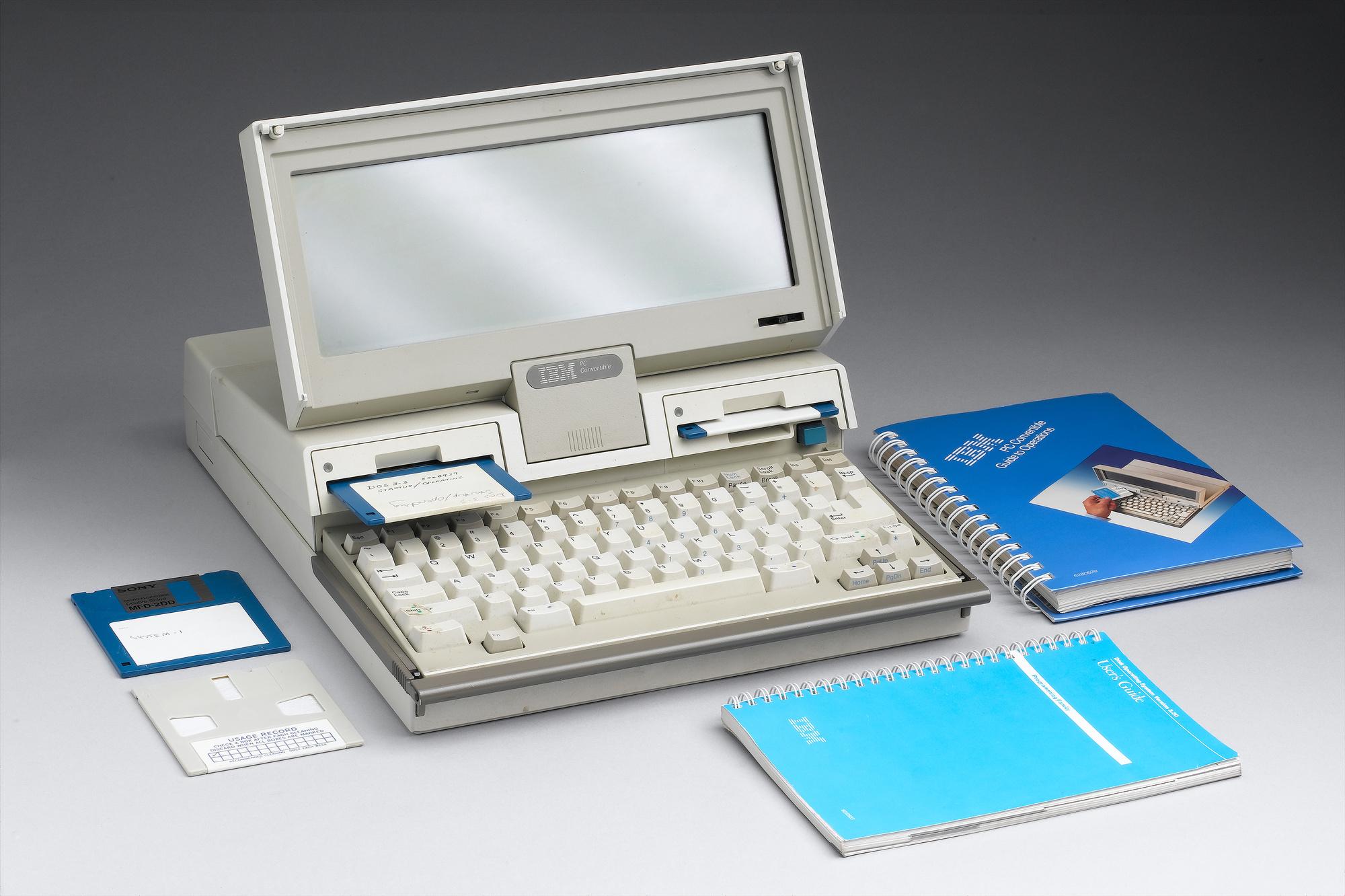 Een IBM laptop model 5140 uit 1987-1988.