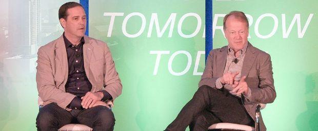Chuck Robbins & John Chambers, respectievelijk toekomstig en aftredend CEO van Cisco.