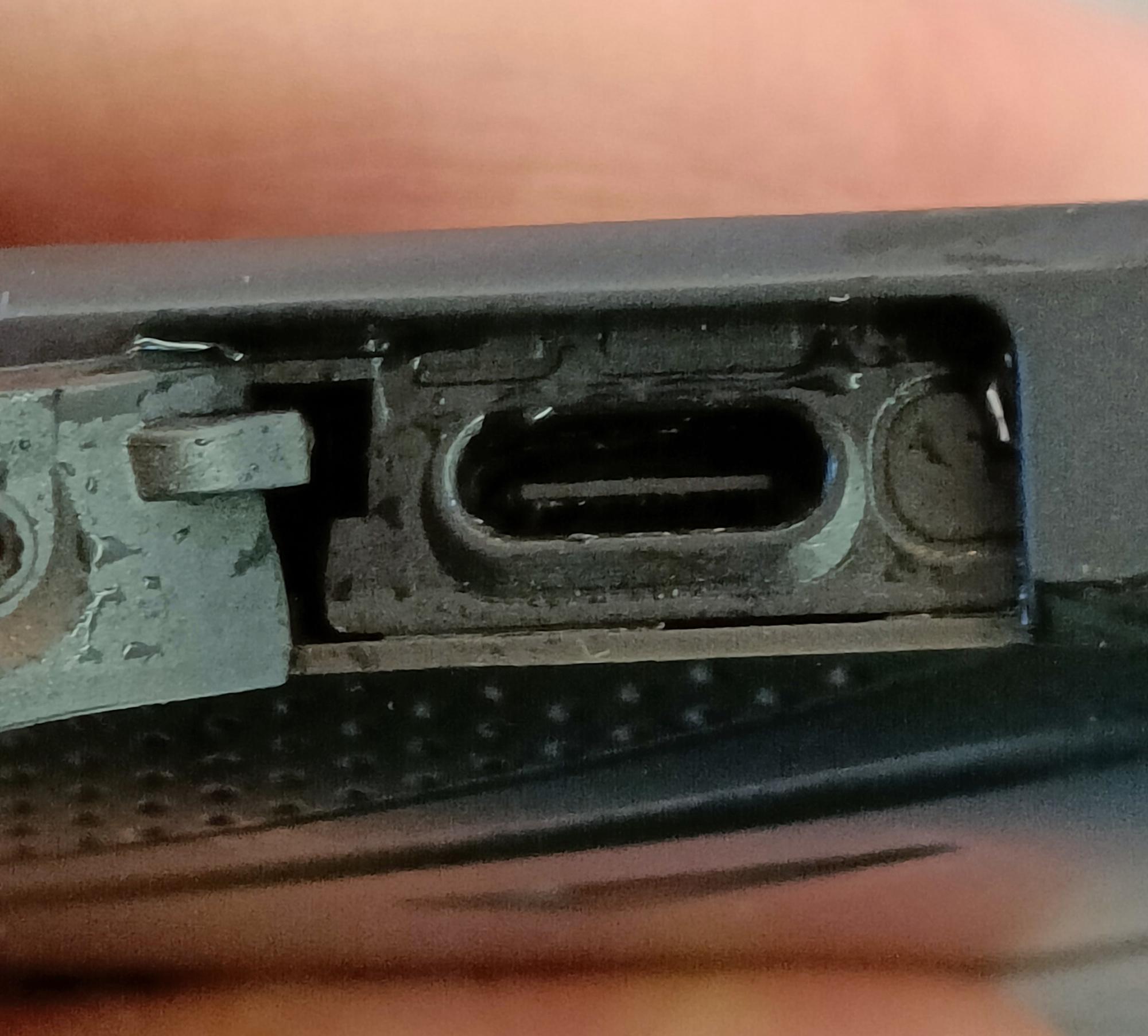Le connecteur du X5 est sécurisé par un capuchon supplémentaire ne laissant pénétrer aune trace d'humidité.