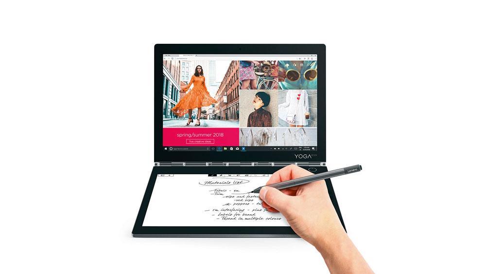 La mise à jour du Yoga Book de Lenovo propose une surface tactile pour la prise de notes ou la dactylographie, mais qui peut aussi servir  d'e-reader.