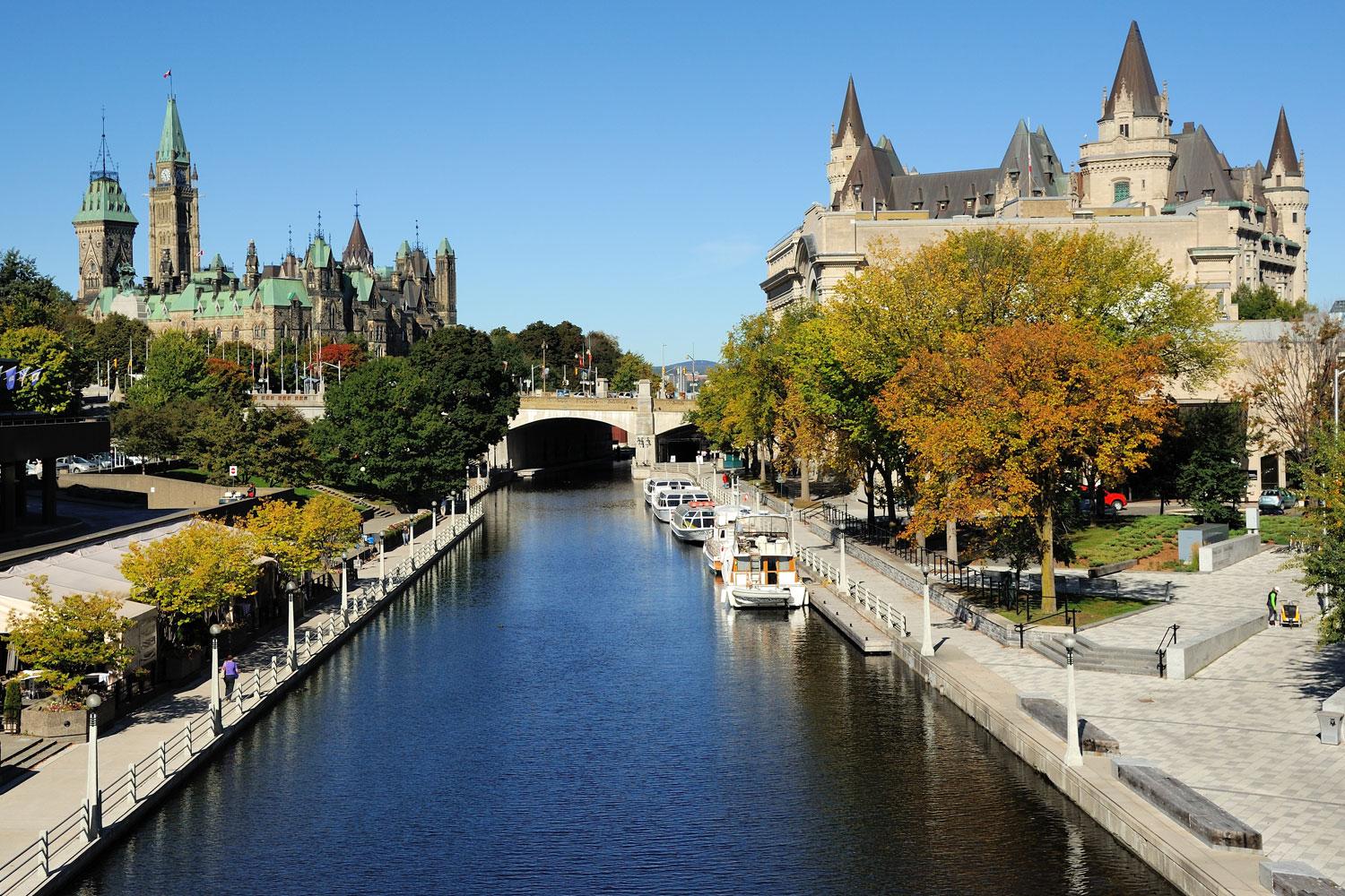 Le Rideau Canal à Ottawa, en septembre