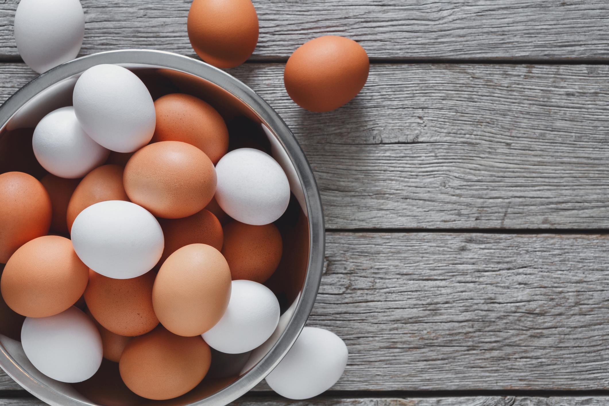 acre afstuderen Alaska Bruine of witte eieren: welke kleur ei legt een kip? - Libelle Lekker