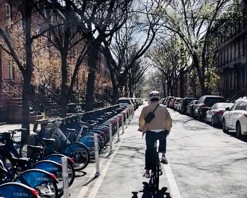 Doorheen Manhattan en Brooklyn kom je regelmatig station van deelfietsensysteem City Bikes tegen. © Dries Cromheecke