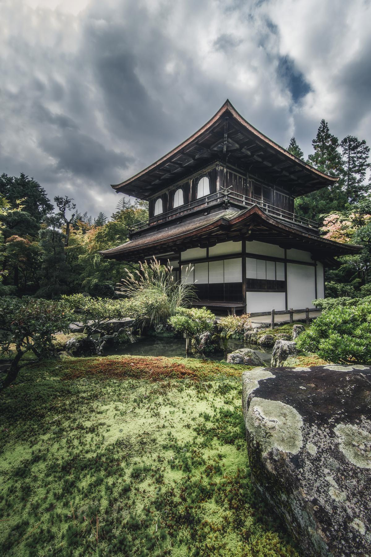 Ginkaku-ji, het Zilveren Paviljoen, is omringd door paradijselijke tuinen. (foto SB) ©sbedaux 