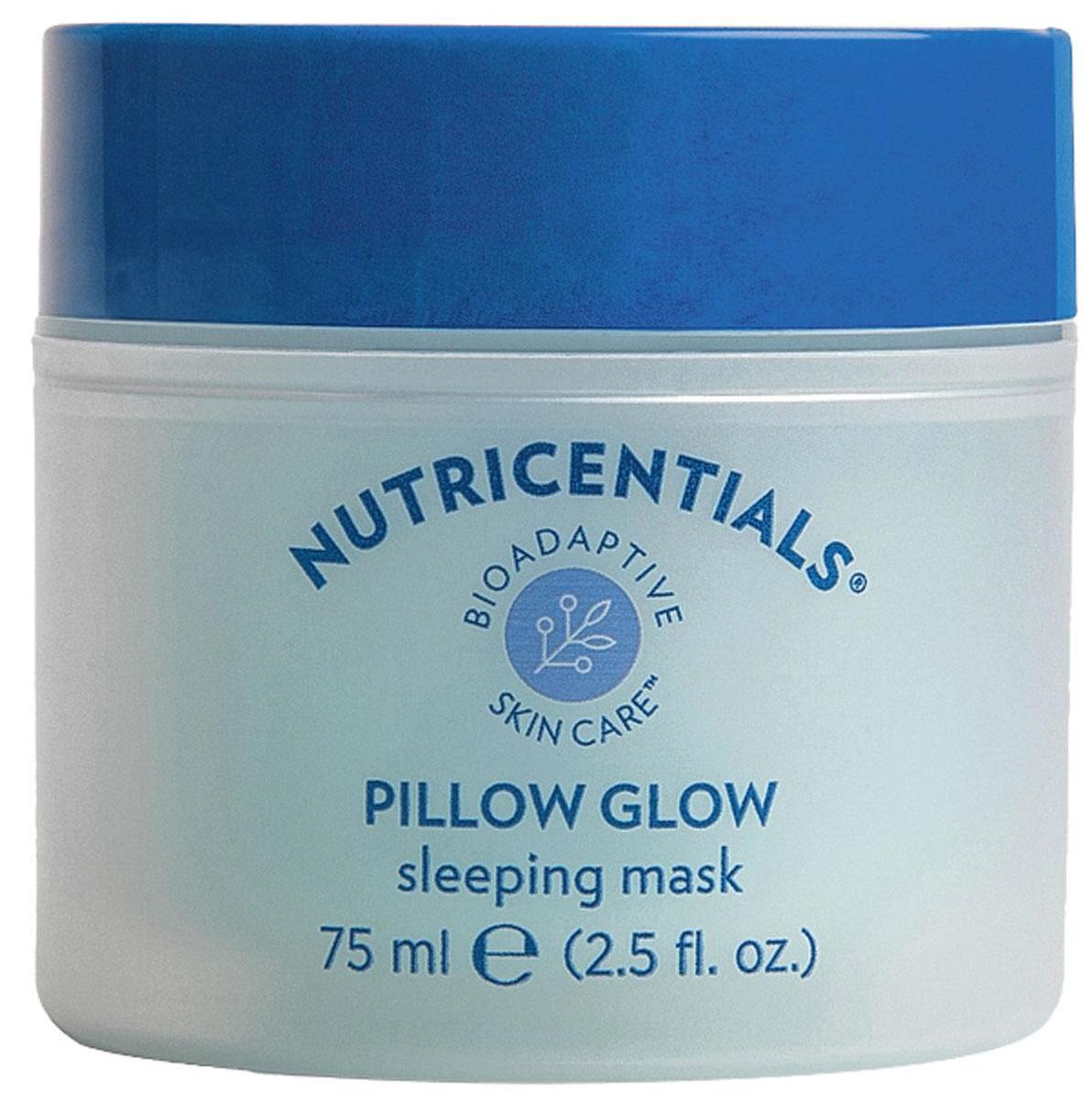 Zeg dat verkreukelde gezicht en die kussenafdruk in de ochtend maar vaarwel. Biologisch adaptief slaapmasker Pillow Glow van Nutricentials Nu Skin. 40,95 euro voor 75 ml, nuskin.com