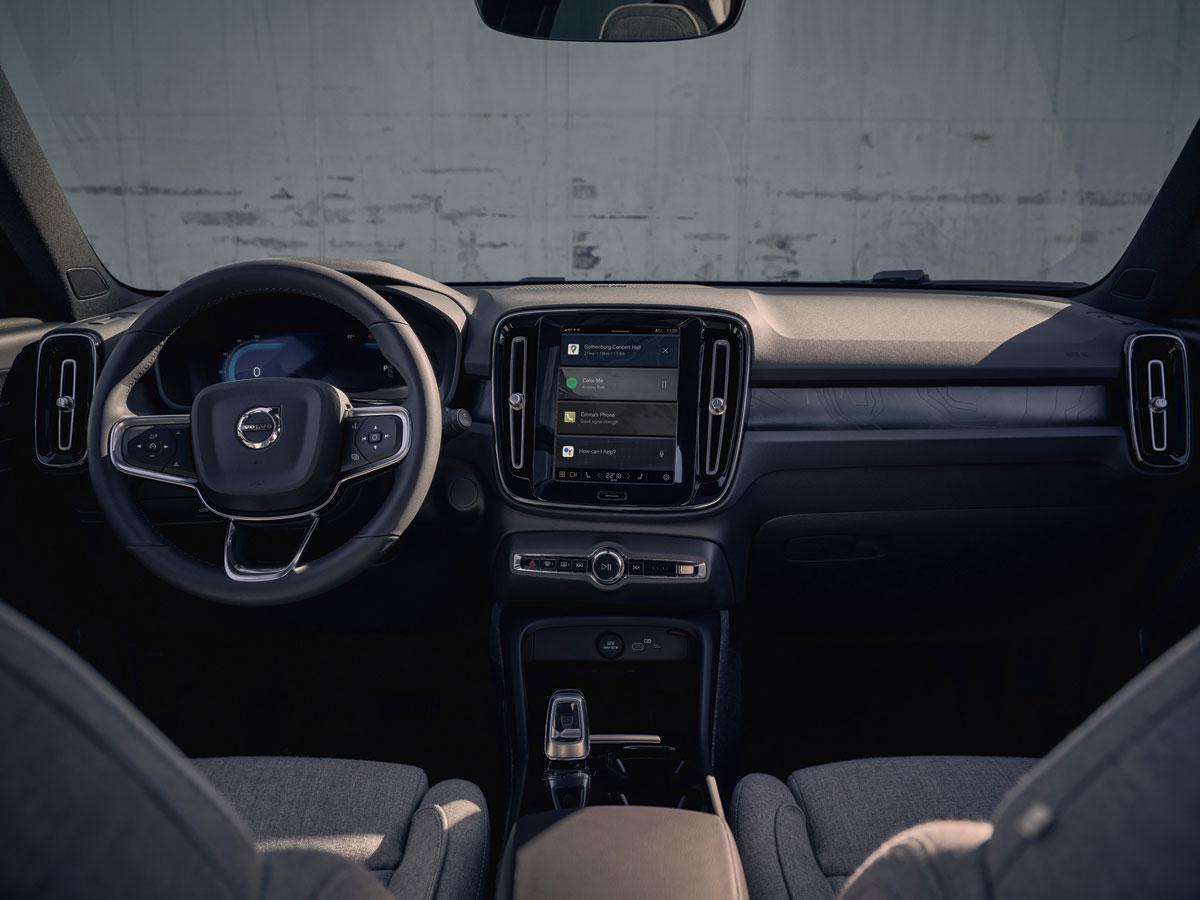 Volvo heeft nagedacht over de ergonomie, met een verticale centrale tablet.