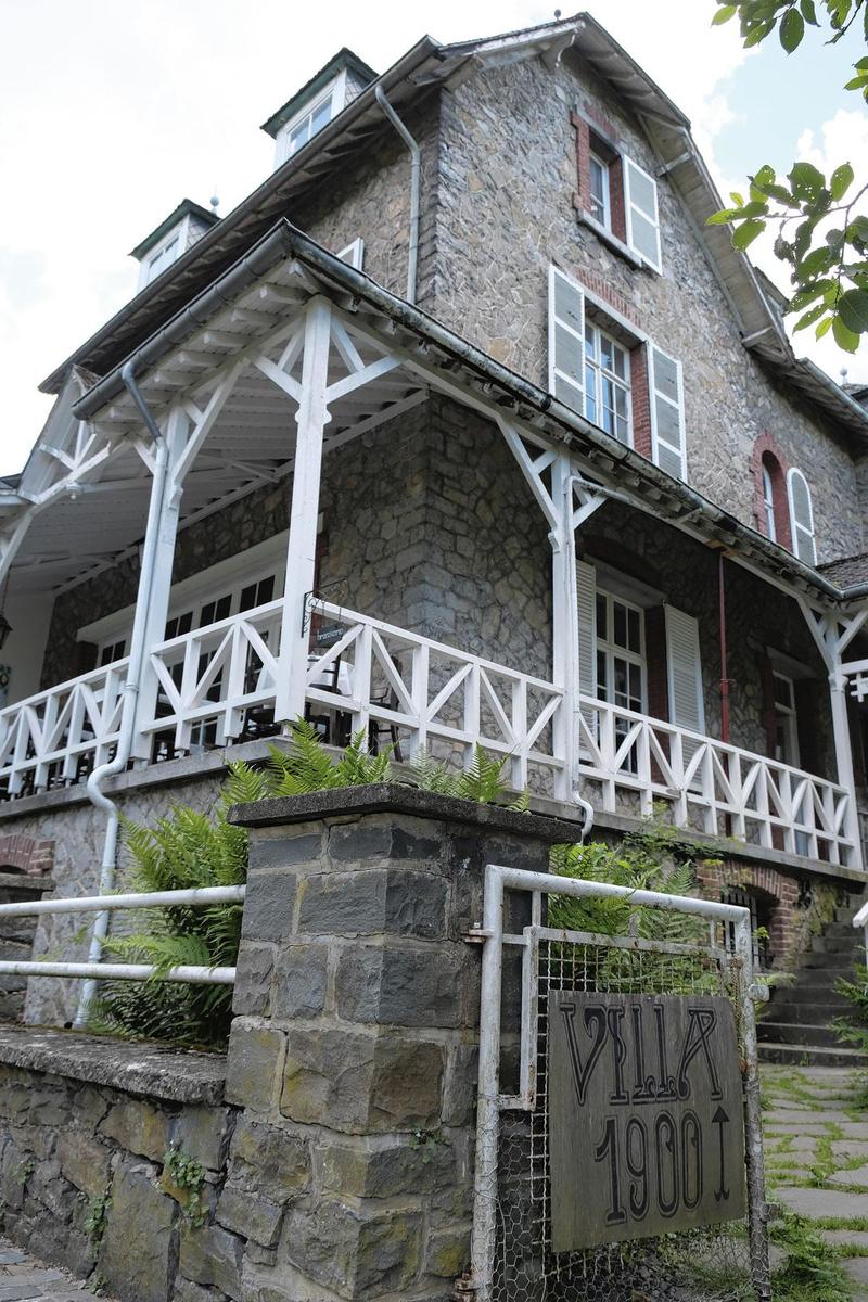 La Villa 1900, maison mosane de vacances, a conservé son atmosphère Belle-Epoque.