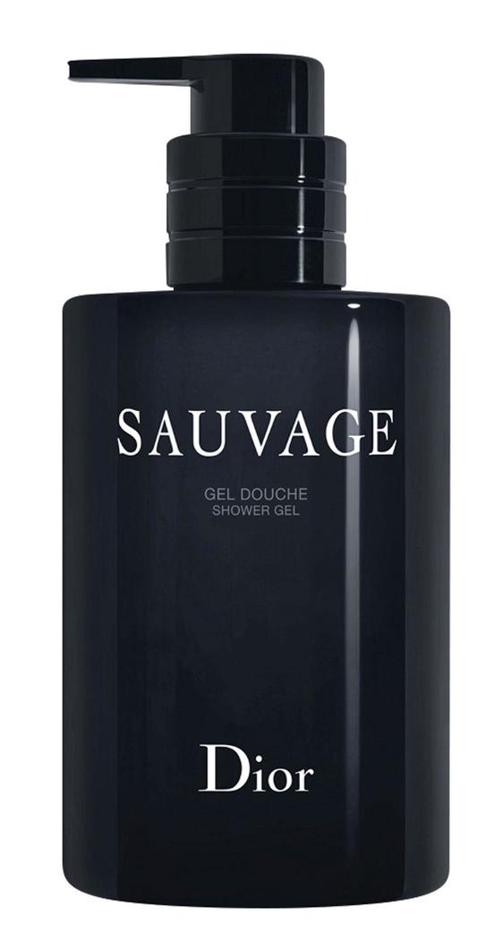 Imagine-t-on un gel lavant plus chic, coordonné au mythique parfum du même nom, pour faire de la douche un pur moment de plaisir? Dior Homme, Sauvage (43,90 ? 250 ml), chez Ici Paris XL.