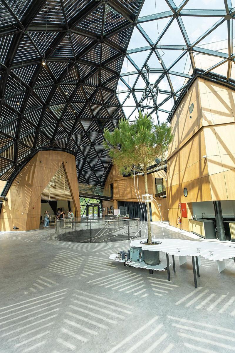 Le Pavillon mêle art contemporain, science et nouvelles technologies.