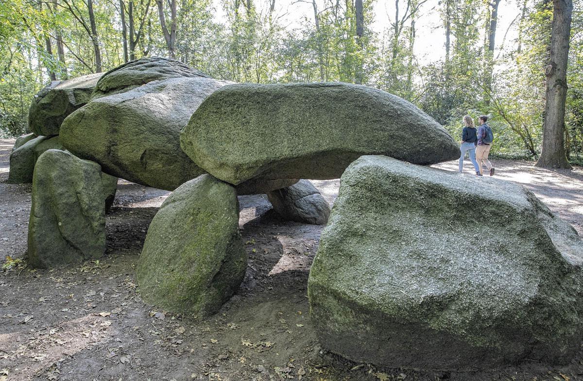 Le dolmen D27, le plus important des Pays-Bas.