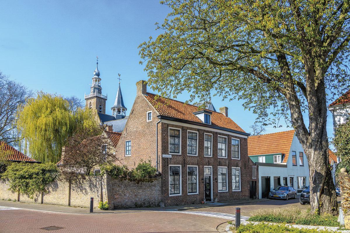 Aardenburg avec le l'église Sint-Baafs en arrière-plan.