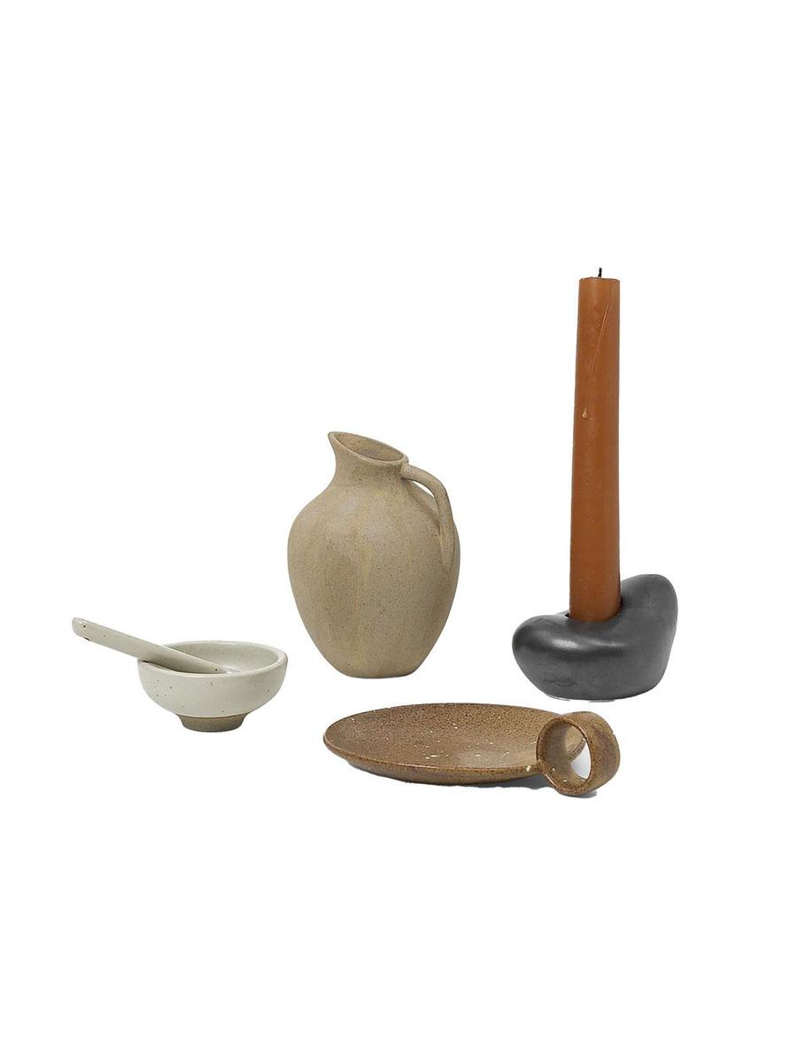 Set de différents accessoires en céramique, 69 ?/4 pièces, ferm Living fermliving.com