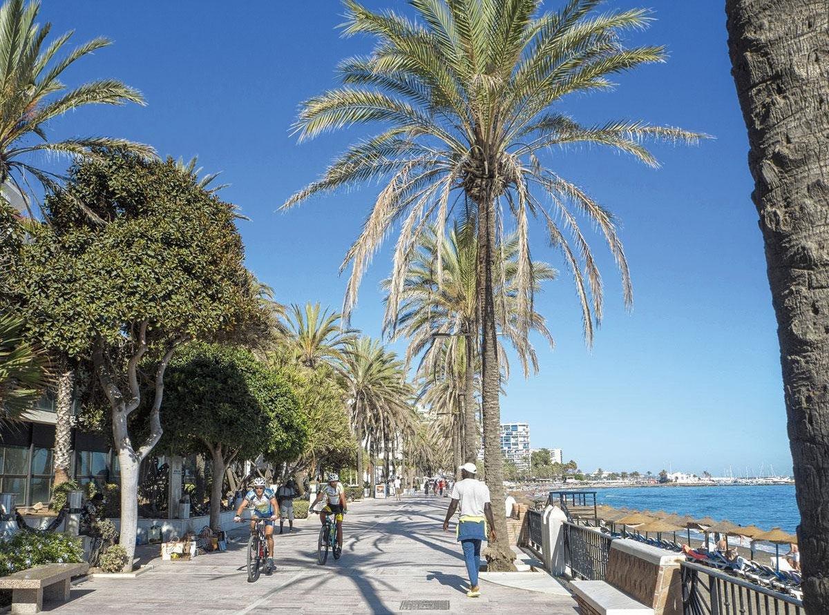Le Paseo Marítimo, la promenade qui longe la plage de Marbella.